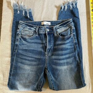 Vervet Los Angeles medium wash women’s skinny jeans distressed size 27
